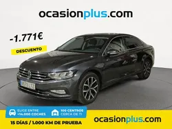 Gris Usado 2021 VW Passat Executive Berlina | 19.490 € (Precio justo)
