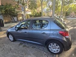 Gris / plata Usado 2011 Peugeot 207 Business-Line Berlina | 2800 € (Super precio)