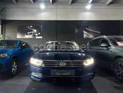 Azul Usado 2019 VW Passat Executive Familiar | 17.990 € (Un poco caro)