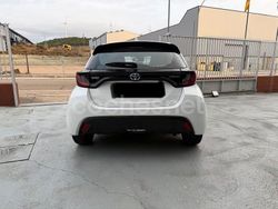 Blanco Usado 2022 Toyota Yaris Hybrid Business Edition Berlina | 16.999 € (Precio justo)