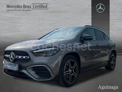 Gris / plata Usado 2024 Mercedes GLA200 SUV | 41.890 € (Precio justo)