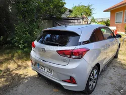 Gris / plata Usado 2017 Hyundai i20 Berlina | 6000 € (Buen precio)