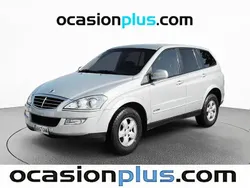 Gris plata Usado 2009 Ssangyong Kyron SUV | 6490 € (Precio justo)