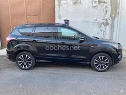 Negro Usado 2019 Ford Kuga ST-Line SUV | 17.400 € (Precio justo)