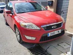 Rojo Usado 2007 Ford Mondeo Ambiente Berlina | 2490 € (Precio justo)