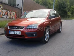 Granate Usado 2006 Ford Focus Trend Berlina | 2800 € (Buen precio)