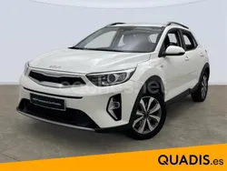Clear white (ud) Usado 2024 Kia Stonic SUV | 18.995 € (Un poco caro)