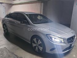 Gris / plata Usado 2017 Mercedes CLA200 Shooting Brake Familiar | 15.300 € (Buen precio)