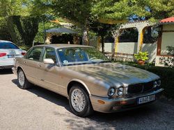 Beige Usado 2001 Jaguar XJ8 Executive Berlina | 9995 €