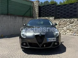Gris / plata Usado 2016 Alfa Romeo Giulietta Utilitario | 10.000 €