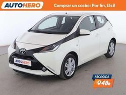 Blanco Usado 2016 Toyota Aygo X-play Utilitario | 8599 € (Precio justo)