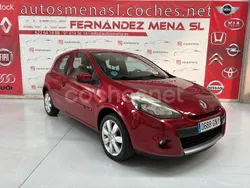 Rojo Usado 2009 Renault Clio II Exception Berlina | 4700 € (Precio justo)