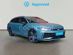 Verde Usado 2024 VW Passat R-line Familiar | 41.699 € (Un poco caro)