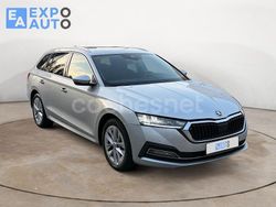 Gris / plata Usado 2021 Skoda Octavia Ambition Familiar | 20.475 € (Precio justo)