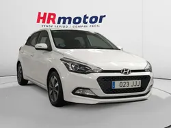 Blanco Usado 2015 Hyundai i20 Style Utilitario | 8920 € (Un poco caro)