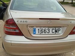 Beige Usado 2003 Mercedes C220 Classic Berlina | 4300 € (Precio justo)