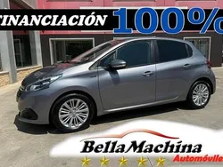 Gris Usado 2019 Peugeot 208 Signature Sky Utilitario | 8975 € (Precio justo)