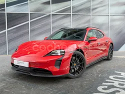 Rojo carmín Usado 2023 Porsche Taycan GTS Sport Turismo Berlina | 111.400 € (Precio justo)
