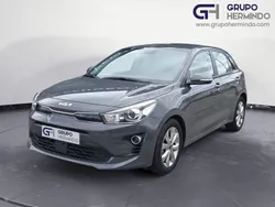 Gris Usado 2023 Kia Rio Berlina | 14.500 € (Precio justo)