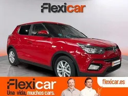 Rojo Usado 2017 Ssangyong Tivoli Limited SUV | 12.990 € (Un poco caro)