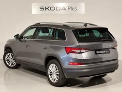 Gris Usado 2024 Skoda Kodiaq Ambition SUV | 31.900 € (Precio justo)
