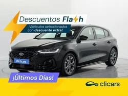 Negro Usado 2023 Ford Focus ST-Line Berlina | 18.590 € (Precio justo)