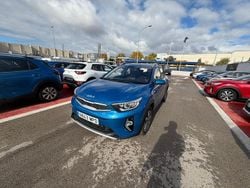 Azul Usado 2024 Kia Stonic SUV | 17.690 € (Precio justo)