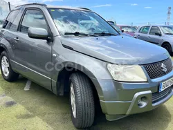 Gris / plata Usado 2010 Suzuki Grand Vitara SUV | 6990 €