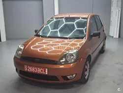 Marrón Usado 2004 Ford Fiesta Ghia Utilitario | 2500 € (Precio justo)