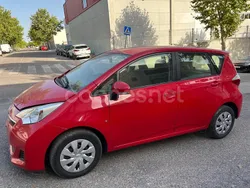 Rojo Usado 2012 Toyota Verso Active Monovolumen | 6300 €