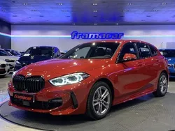 Rojo Usado 2024 BMW 118 Comfort Edition Utilitario | 28.900 € (Precio justo)