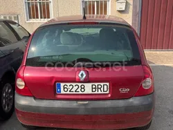 Rojo Usado 2002 Renault Clio II Dynamique Berlina | 2500 € (Un poco caro)