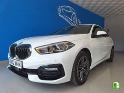 Blanco Usado 2023 BMW 118 Sport Line Utilitario | 28.499 € (Precio justo)