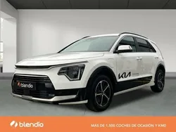 Blanco Usado 2023 Kia Niro SUV | 31.898 € (Un poco caro)