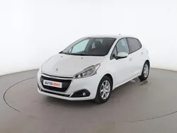 Blanco Usado 2015 Peugeot 208 Active Utilitario | 6499 € (Precio justo)