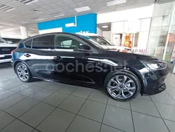 Negro Usado 2024 Ford Focus ST-Line Berlina | 22.900 € (Precio justo)