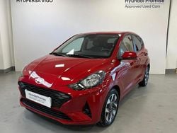 Rojo Nuevo 2025 Hyundai i10 Utilitario | 18.290 € (Un poco caro)