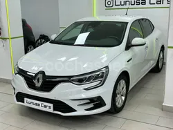 Blanco Usado 2022 Renault Mégane IV Intens Berlina | 16.490 € (Buen precio)