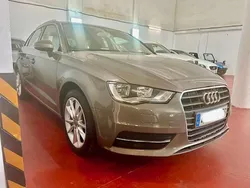 Gris Usado 2014 Audi A3 Sportback Ambiente Utilitario | 10.990 € (Precio justo)