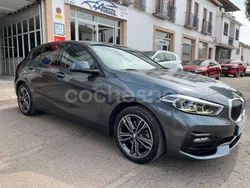 Gris Usado 2021 BMW 116 Sport Line Utilitario | 20.600 € (Precio justo)