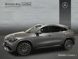 Mountaingrau met. Usado 2024 Mercedes GLA220 AMG line SUV | 44.900 €