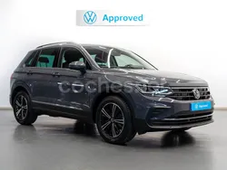 Gris / plata Usado 2021 VW Tiguan Life SUV | 27.900 € (Precio justo)