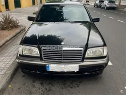 Negro Usado 2002 Mercedes C180 Elegance Berlina | 2900 € (Buen precio)