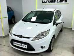 Blanco Usado 2011 Ford Fiesta Titanium Utilitario | 6490 € (Precio justo)