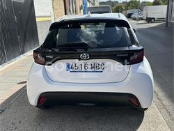 Blanco Usado 2022 Toyota Yaris Hybrid Business Edition Berlina | 19.000 € (Precio justo)