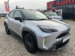 Gris Usado 2022 Toyota Yaris Cross Active SUV | 25.600 € (Un poco caro)