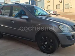 Gris / plata Usado 2008 Mercedes ML500 SUV | 11.000 €