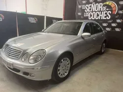 Plateado Usado 2002 Mercedes E240 Berlina | 9950 €