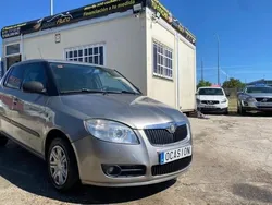 Varios colores Usado 2010 Skoda Fabia Berlina | 2699 €