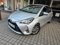 Gris / plata Usado 2018 Toyota Yaris Active Berlina | 15.900 € (Caro)
